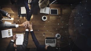 O networking é a construção de relacionamentos e confiança com seus contatos.