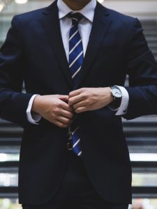 hunters-race-MYbhN8KaaEc-unsplash