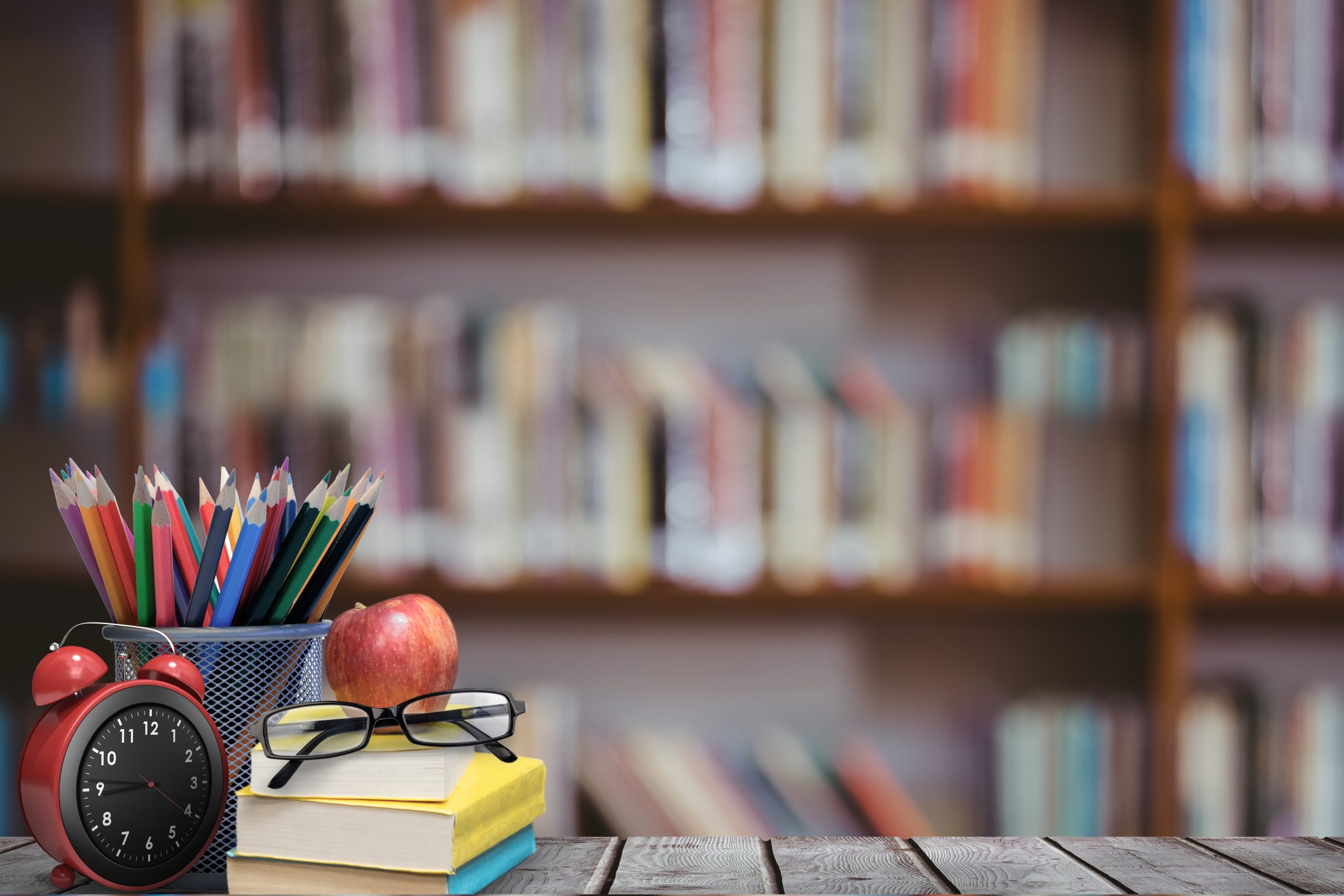 O termo pedagogia se refere à arte e à ciência do ensino que enfatiza o pensamento crítico, a interação social e o aprendizado experimental.