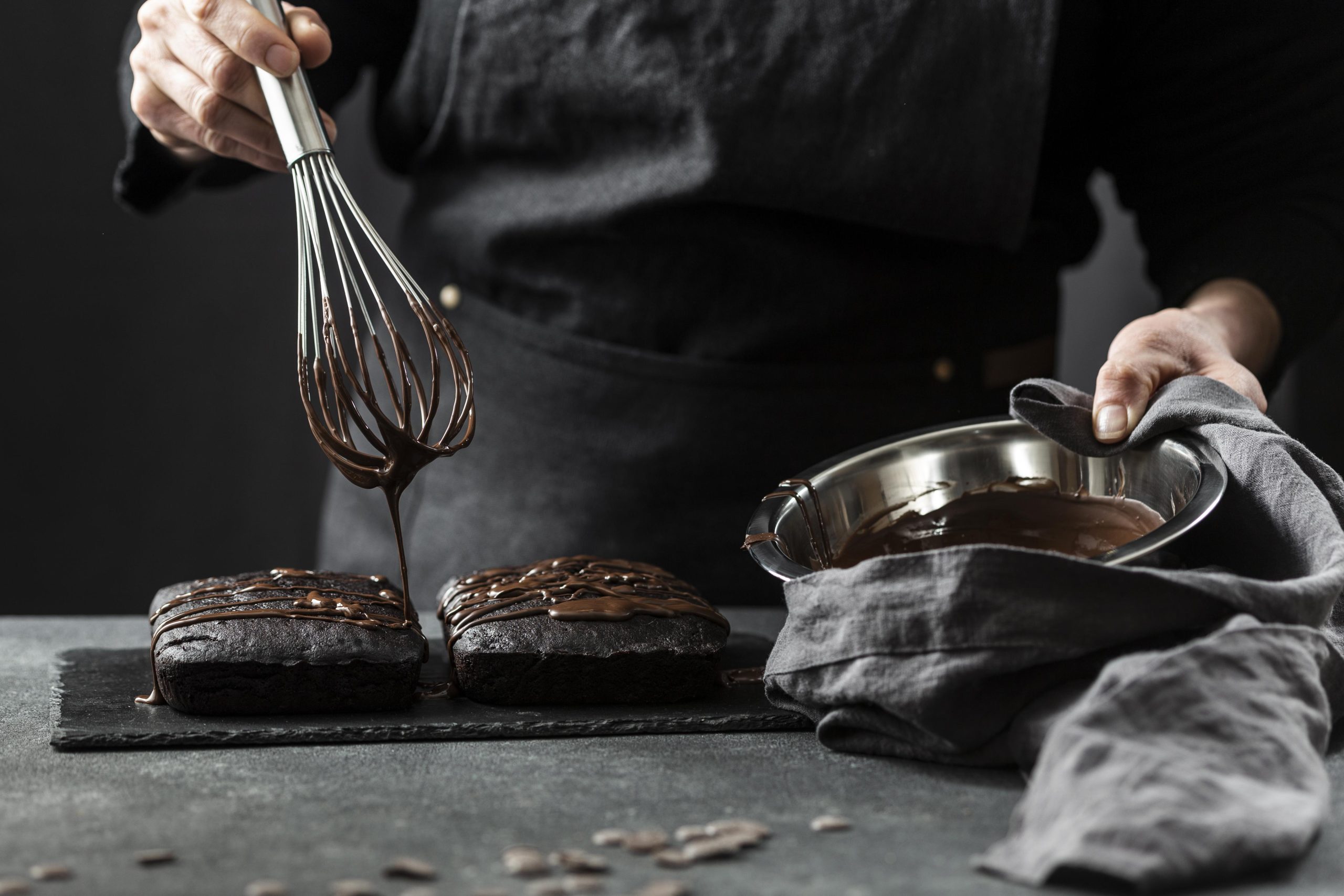 A confeitaria é a arte de fazer confeitos ou doces que são itens alimentícios ricos em açúcar e carboidratos.