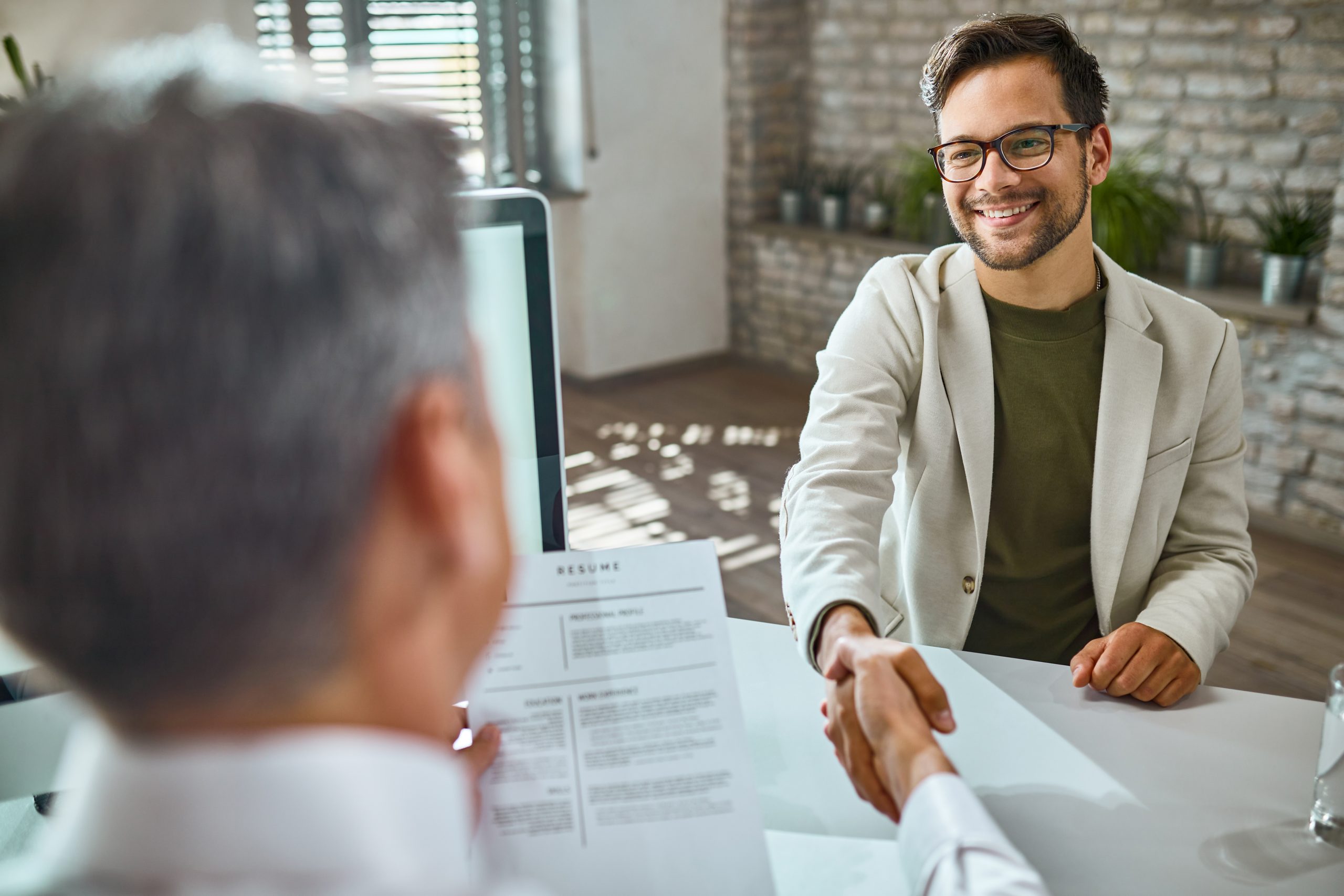A entrevista de emprego é a chance de provar que você é um bom candidato e impressionar os empregadores.